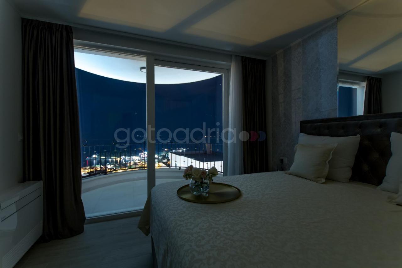 Villa Smaragd - Opal - Luxury Apt With Shared Pool And Private Hot Tub Makarska Extérieur photo