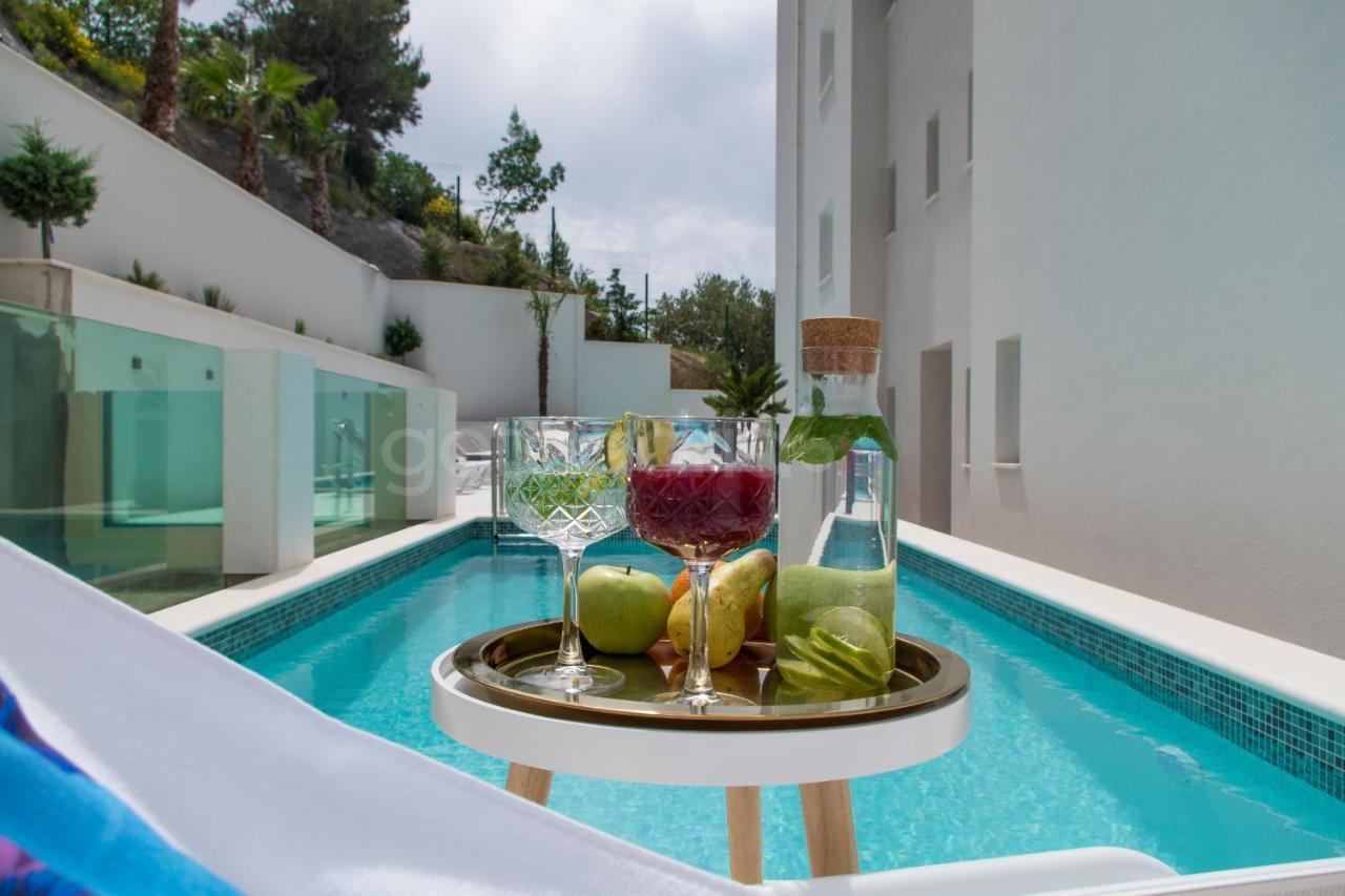 Villa Smaragd - Opal - Luxury Apt With Shared Pool And Private Hot Tub Makarska Extérieur photo
